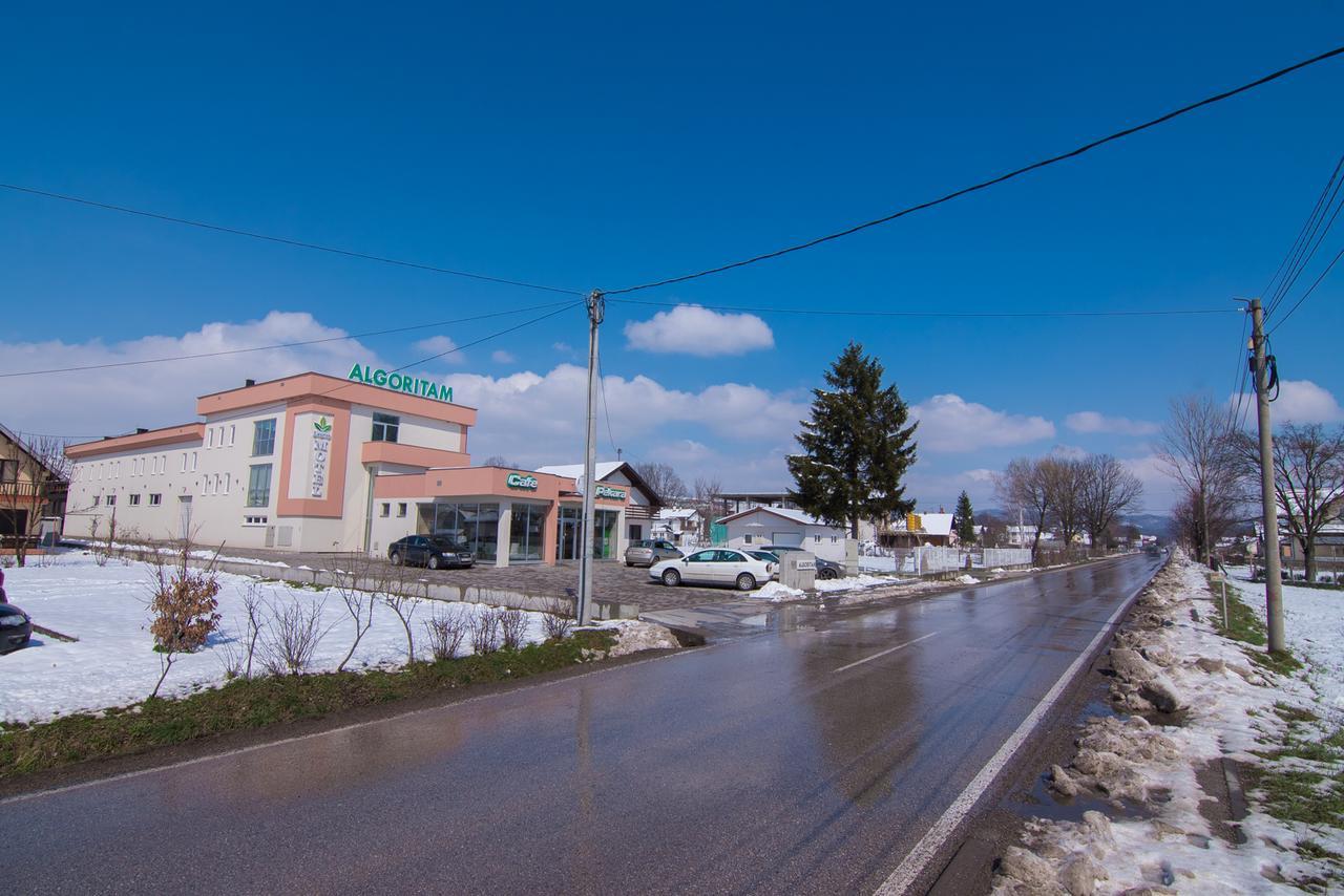 Laurus Motel Airport Tuzla Zivinice Zewnętrze zdjęcie